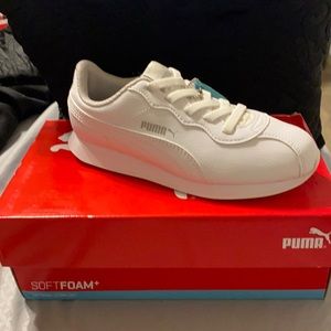 NWT Kids Puma Size 3